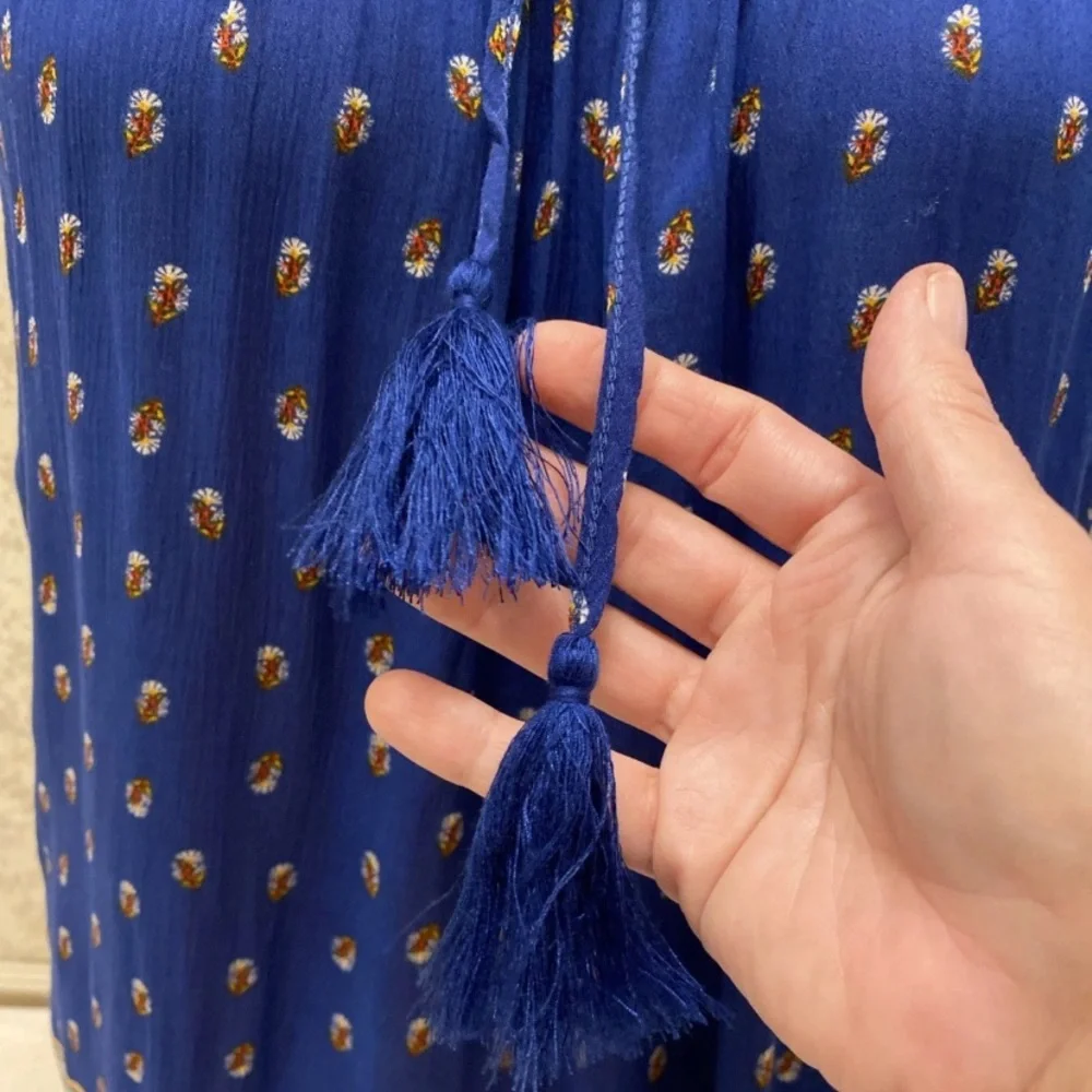 Rewind Royal Blue Sleeveless Floral Blouse with Patterned Hem